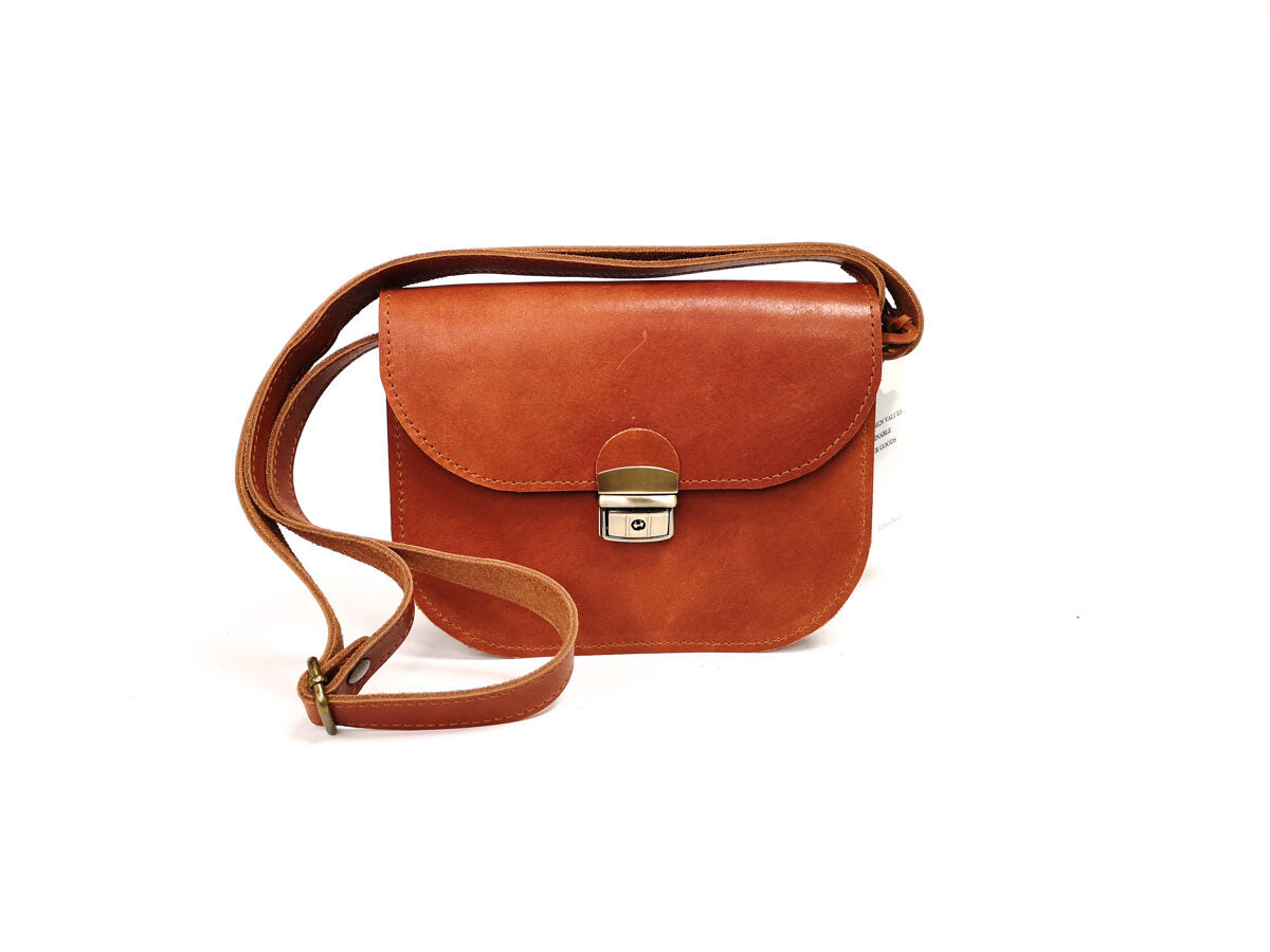 Natural Leather Saddle Bag Medium – Light Brown