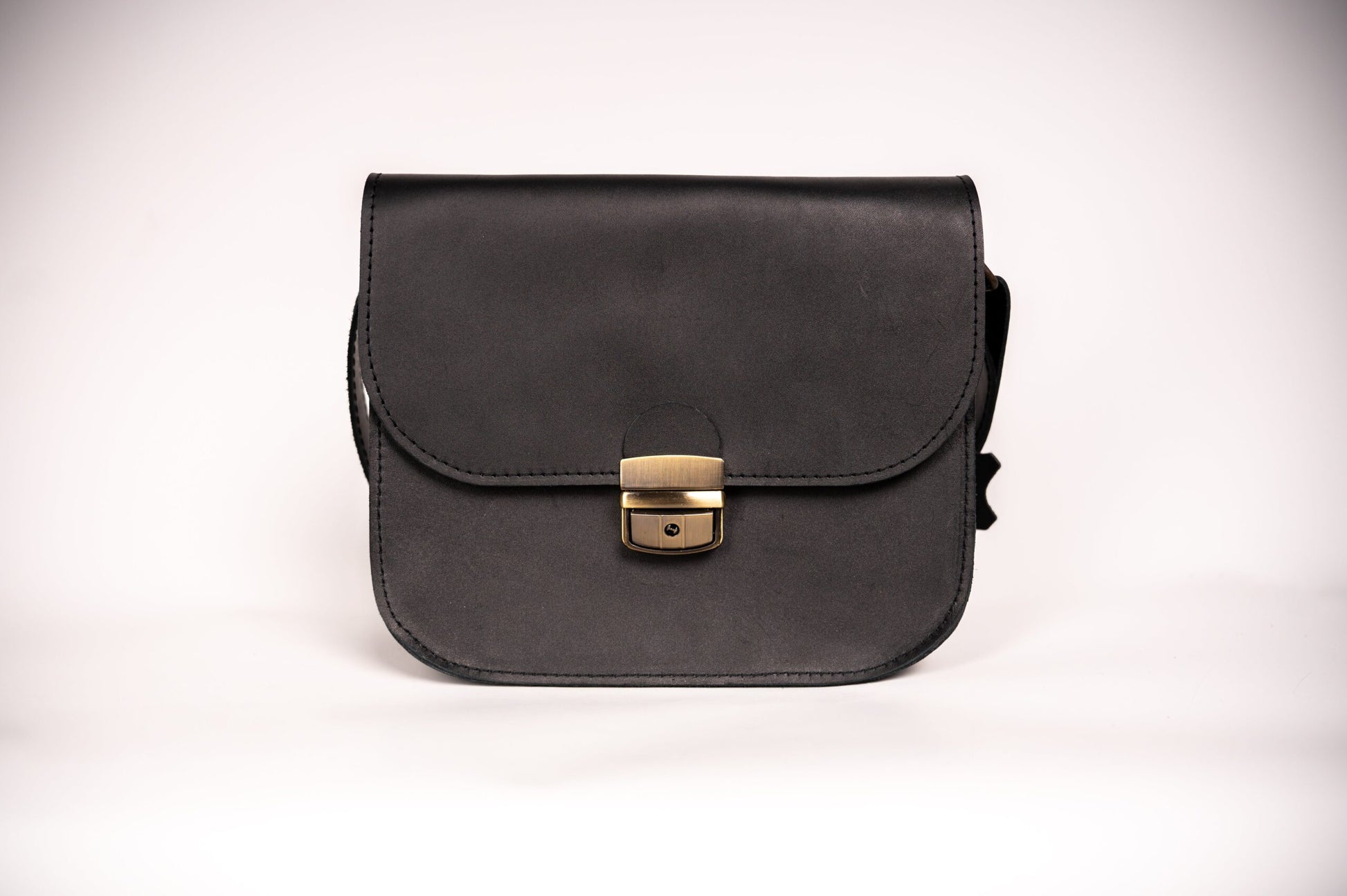 Natural Leather Saddle Bag Large – Black